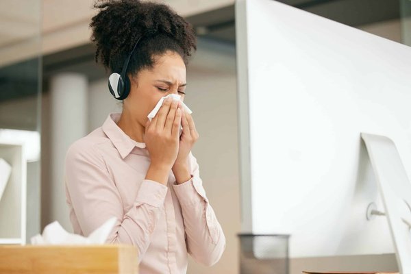 What Are the Effective Ways UK Restaurants Can Navigate Allergy Regulations?